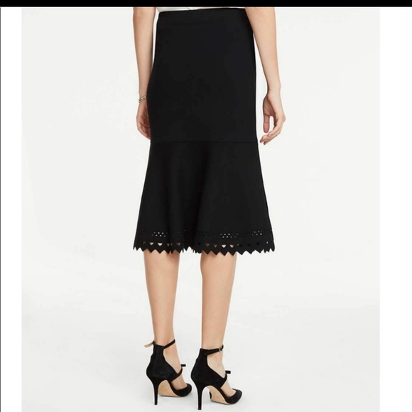 NWT Flared black midi skirt - Picture 2 of 3